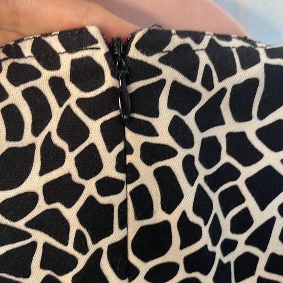 CARLISLE COLLECTION SLEEVELESS GIRAFFE LEOPARD PRINT A LINE STYLE DRESS SIZE 5/6 - Picture 6 of 12